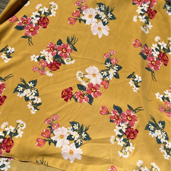 Women’s medium Pink Republic Floral Yellow tank top - Picture 3 of 7